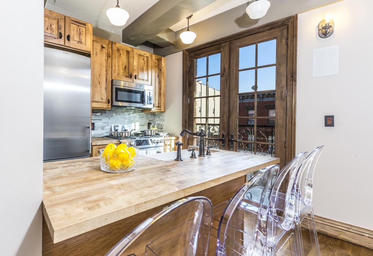 Gorgeous Williamsburg triplex with private terrace - Photo 2 of 10