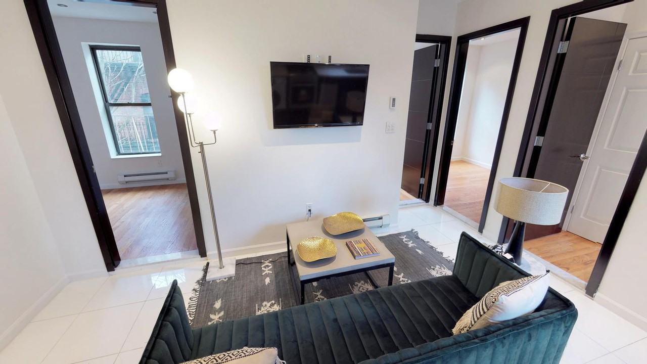 Modern Upper West Side apartment by the B Line - Photo 2 of 7