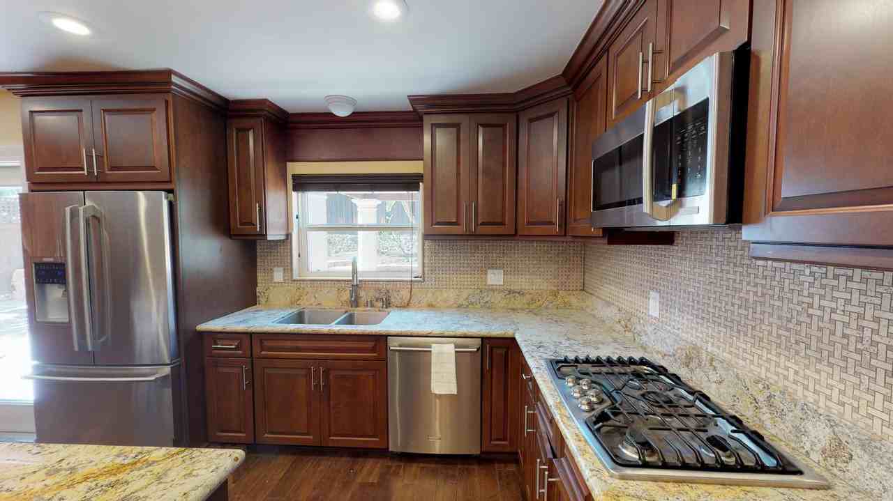 Spacious Point Loma home by Liberty Station - Photo 5 of 16