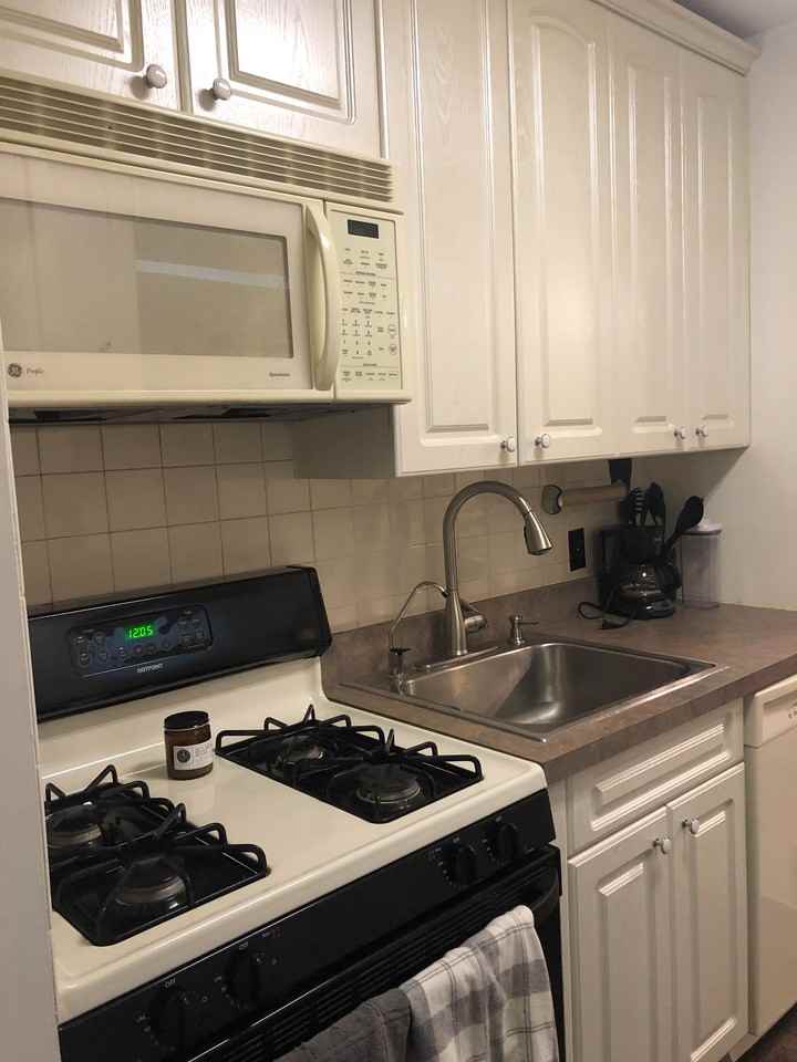 527 Franklin Avenue - Photo 2 of 9