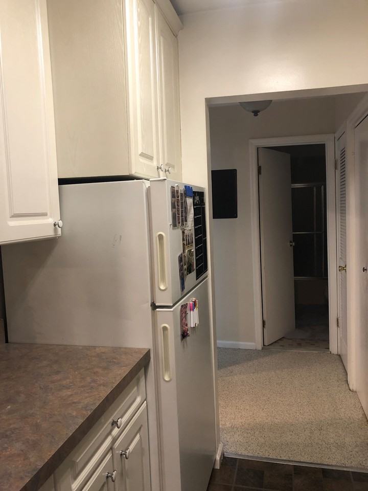527 Franklin Avenue - Photo 3 of 9