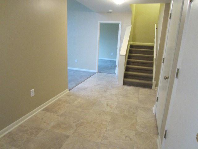 208 Dogwood Ct - Photo 3 of 21
