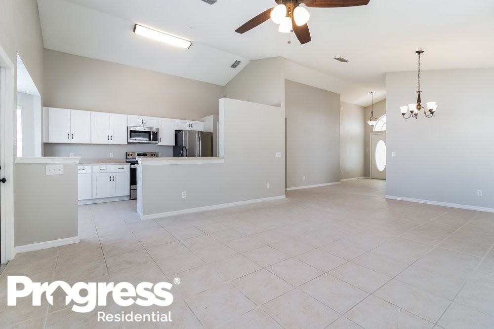 3143 Erskine Dr - Photo 3 of 16