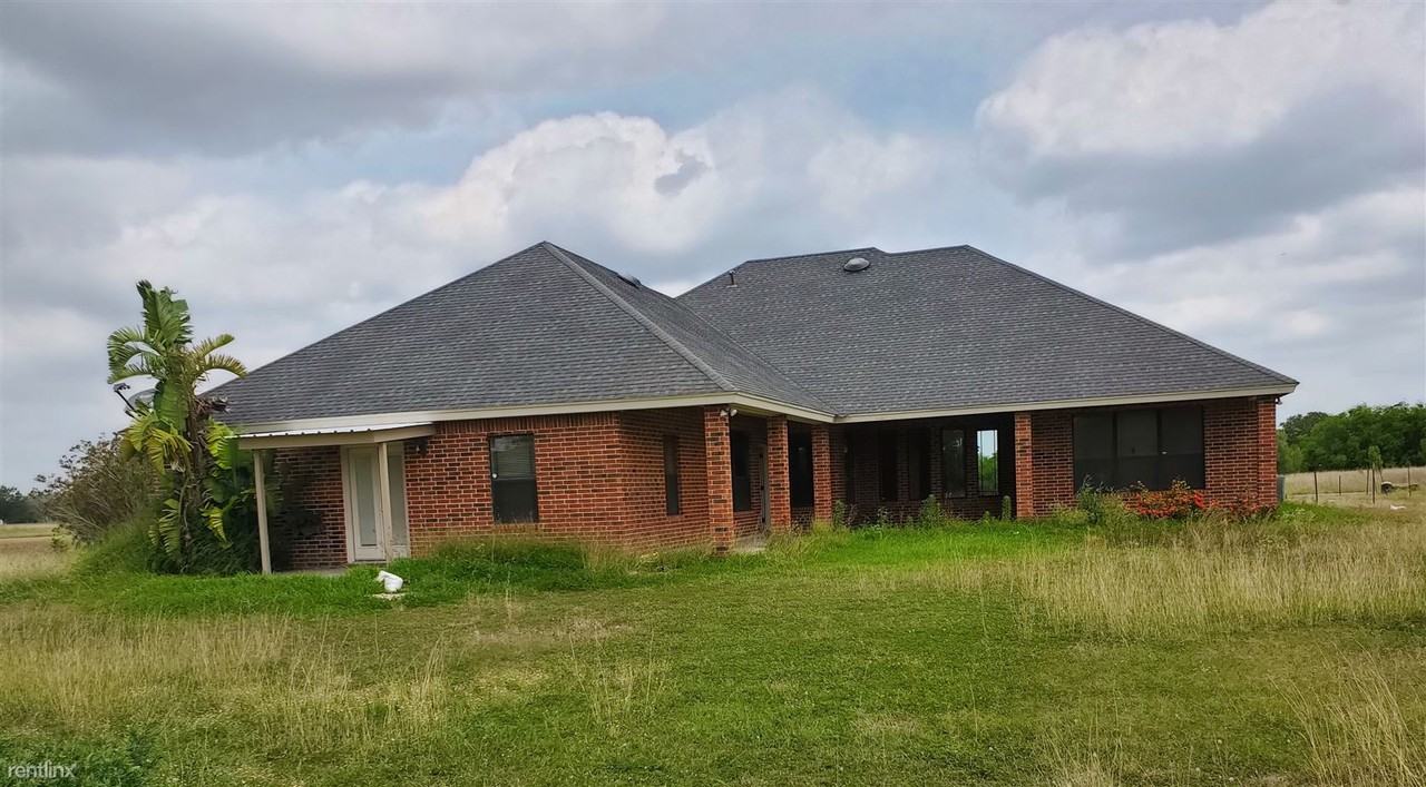 25058 Teal Cir - Photo 2 of 18