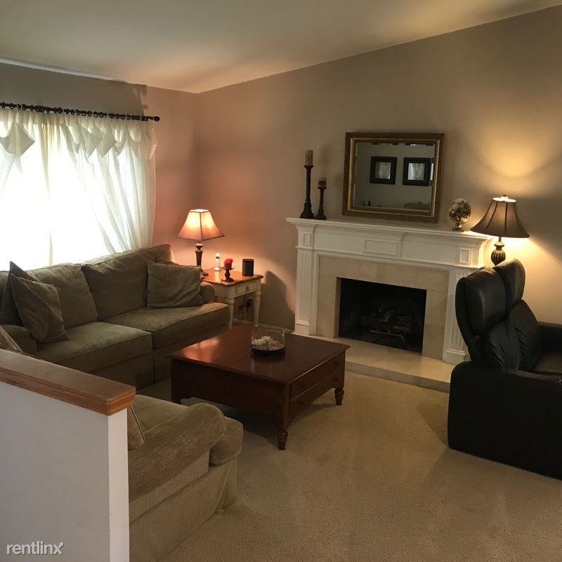 1589 Amador Ln - Photo 2 of 10