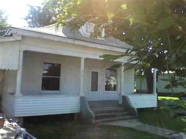 212 N Collins St - Photo 2 of 7