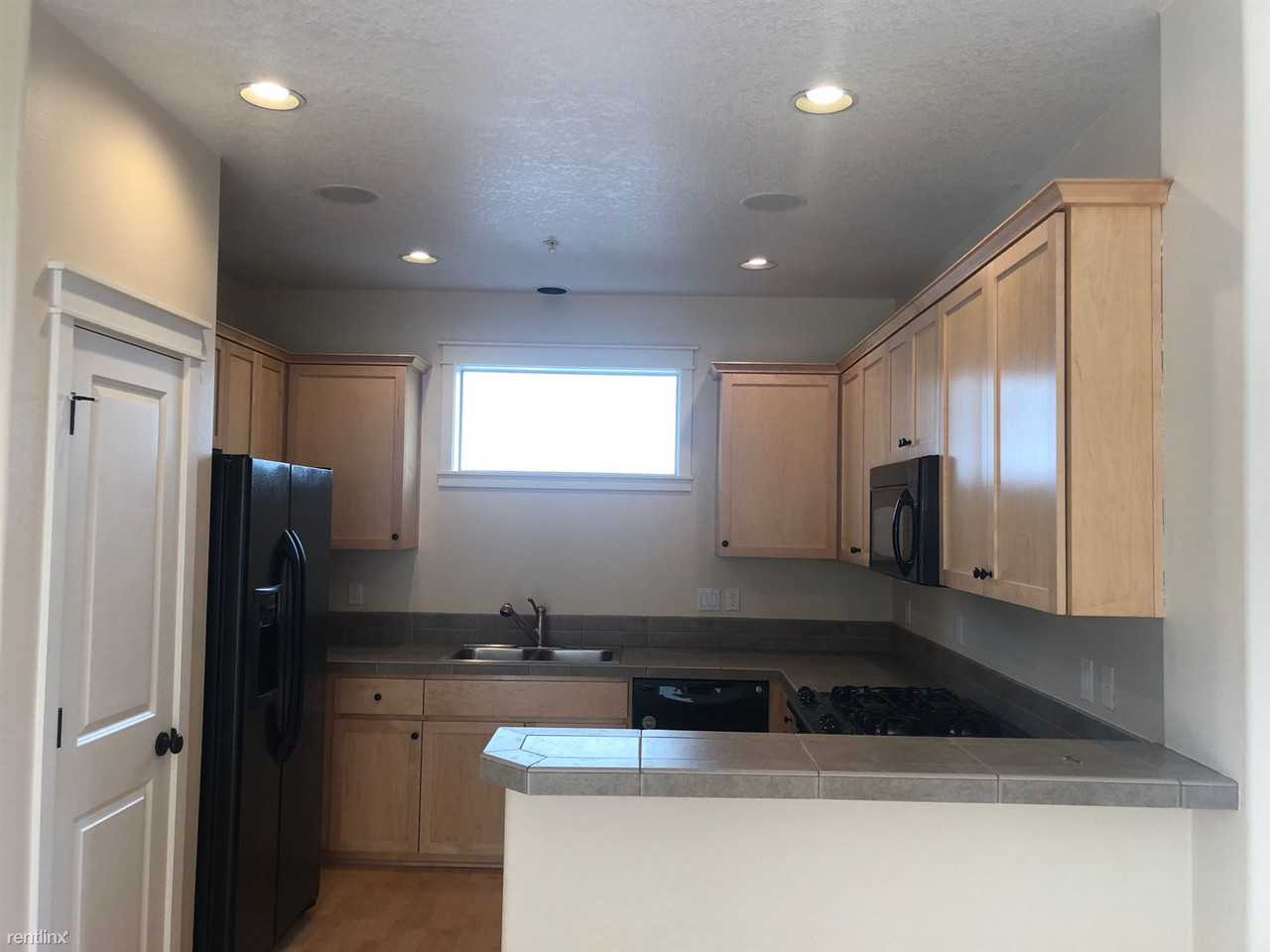 11832 SW Palermo St - Photo 2 of 6