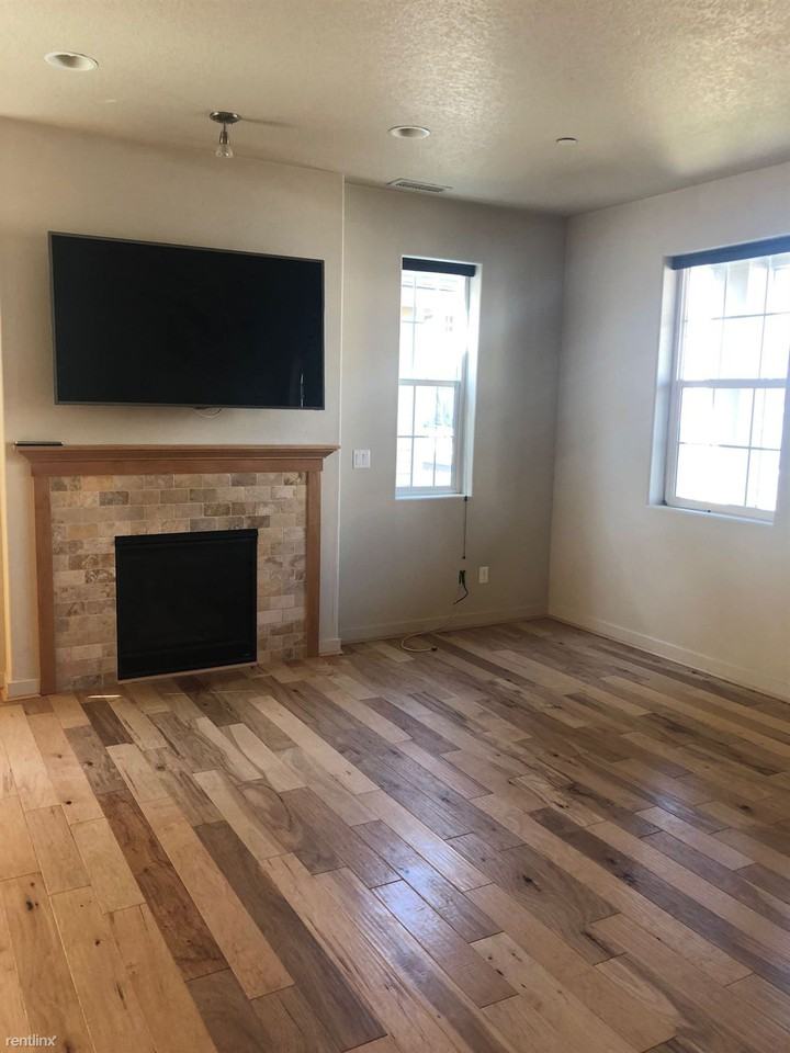 29084 SW Orleans Ave - Photo 2 of 6