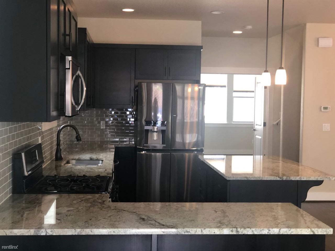 11133 SW Berlin Ave - Photo 3 of 12