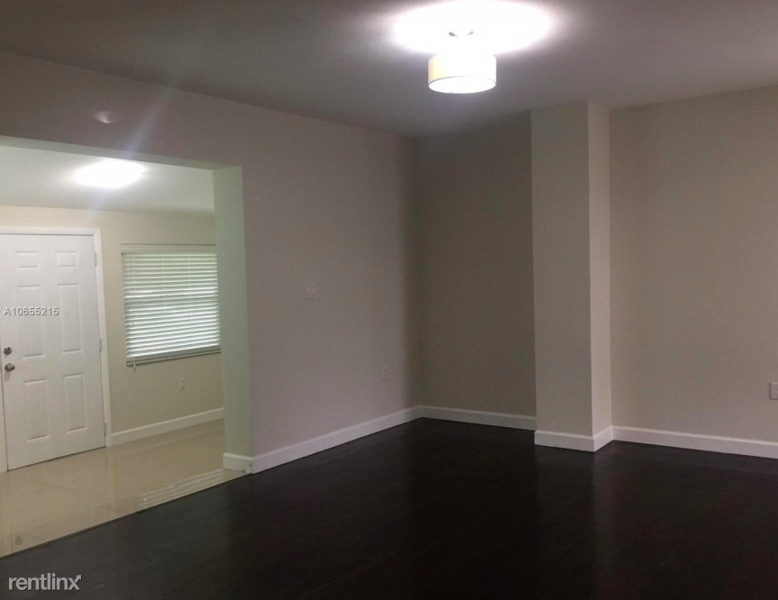 1155 NE 119th St - Photo 3 of 12