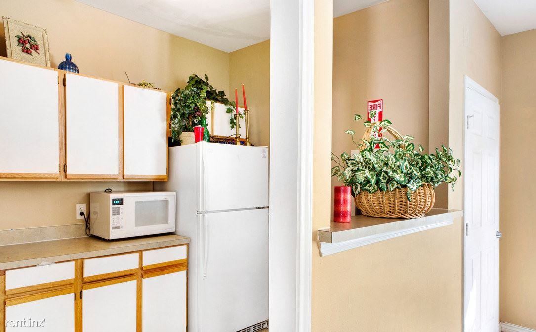 315 N Greenville Avenue - Photo 3 of 5