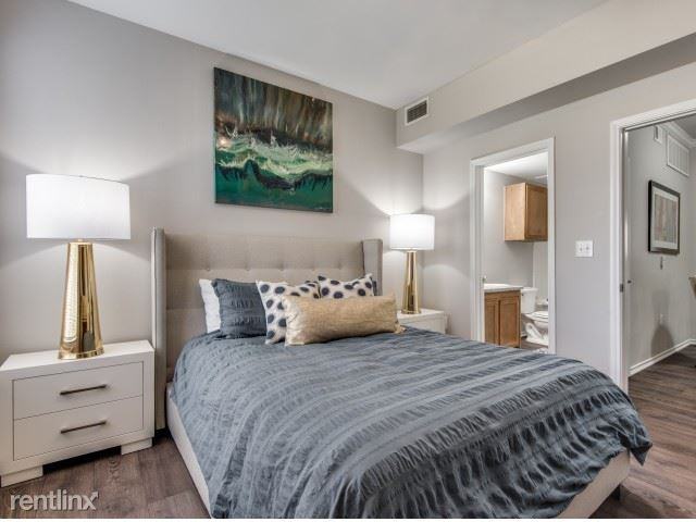 4323 N Shore Drive - Photo 3 of 13