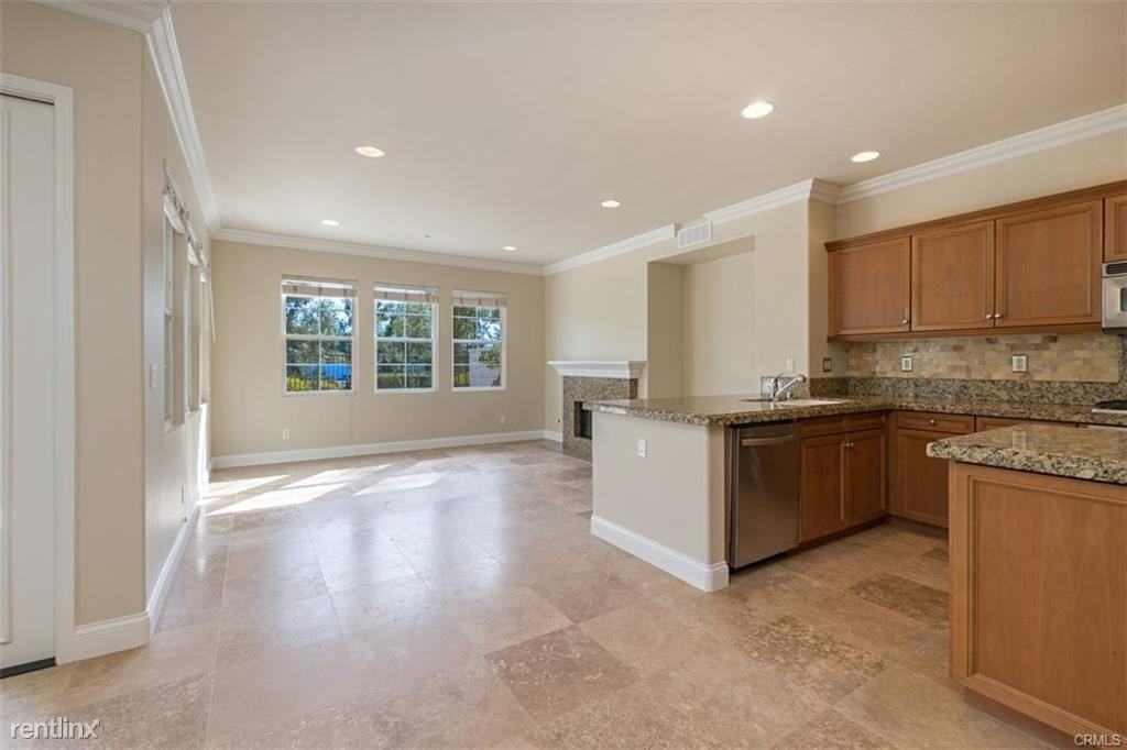 148 Paseo Vis - Photo 2 of 10