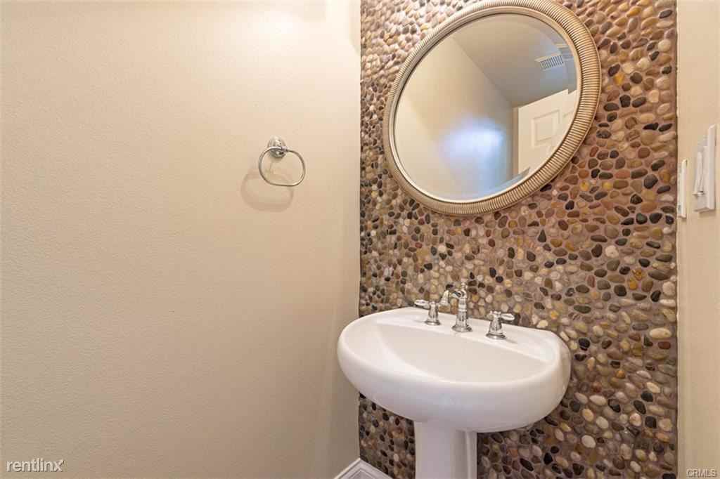 148 Paseo Vis - Photo 3 of 10