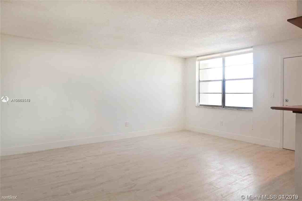 631 Jefferson Ave - Photo 2 of 8