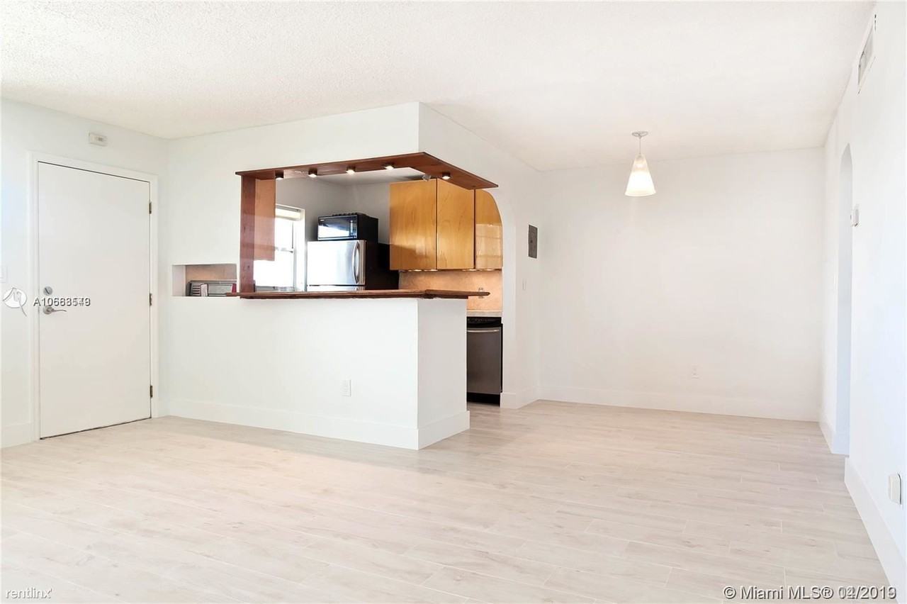 631 Jefferson Ave - Photo 3 of 8