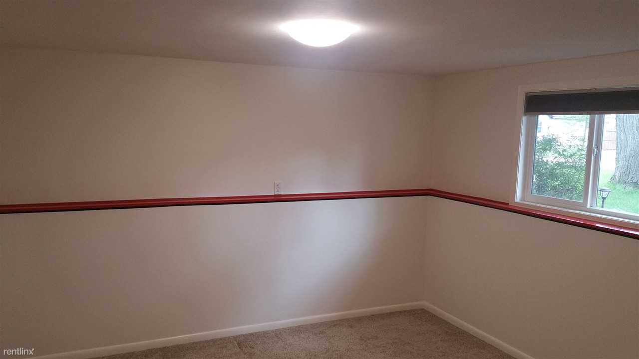 9028 Garfield Dr - Photo 2 of 12