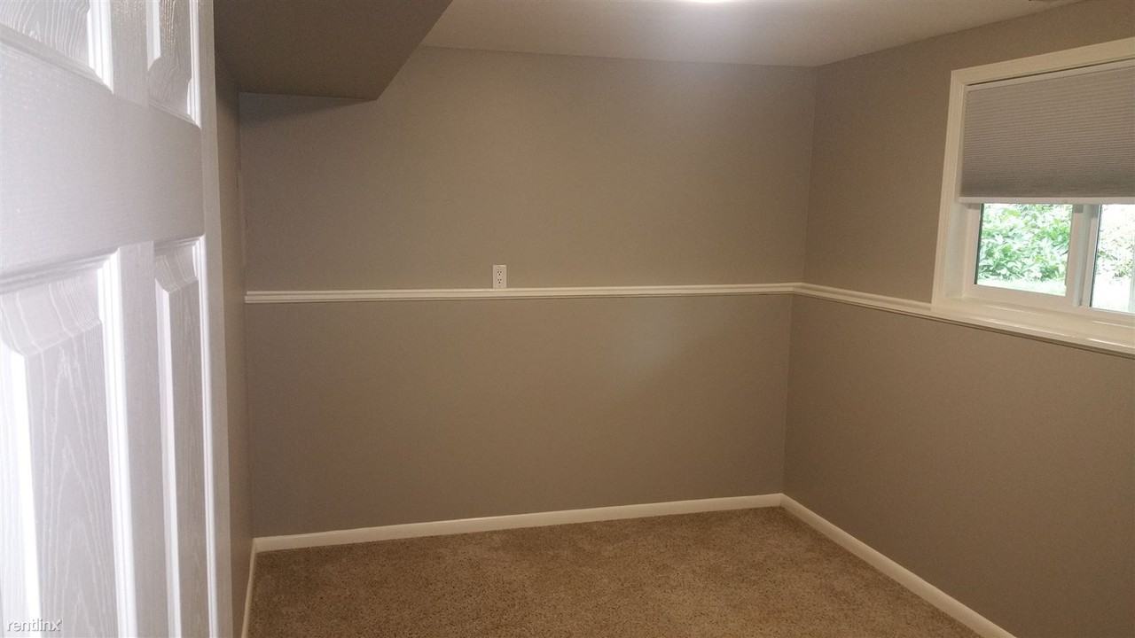 9028 Garfield Dr - Photo 3 of 12