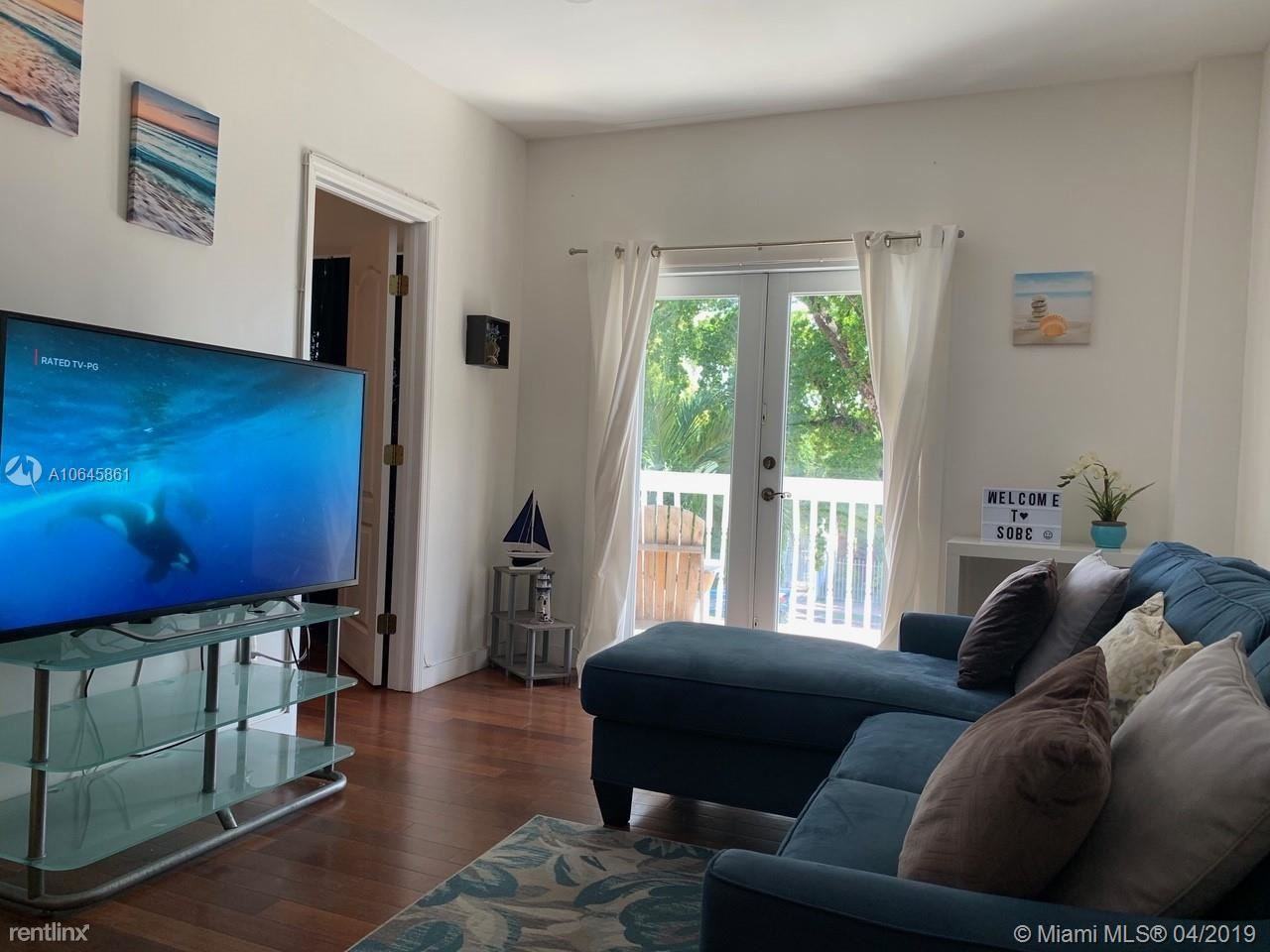 642 Michigan Ave - Photo 3 of 8