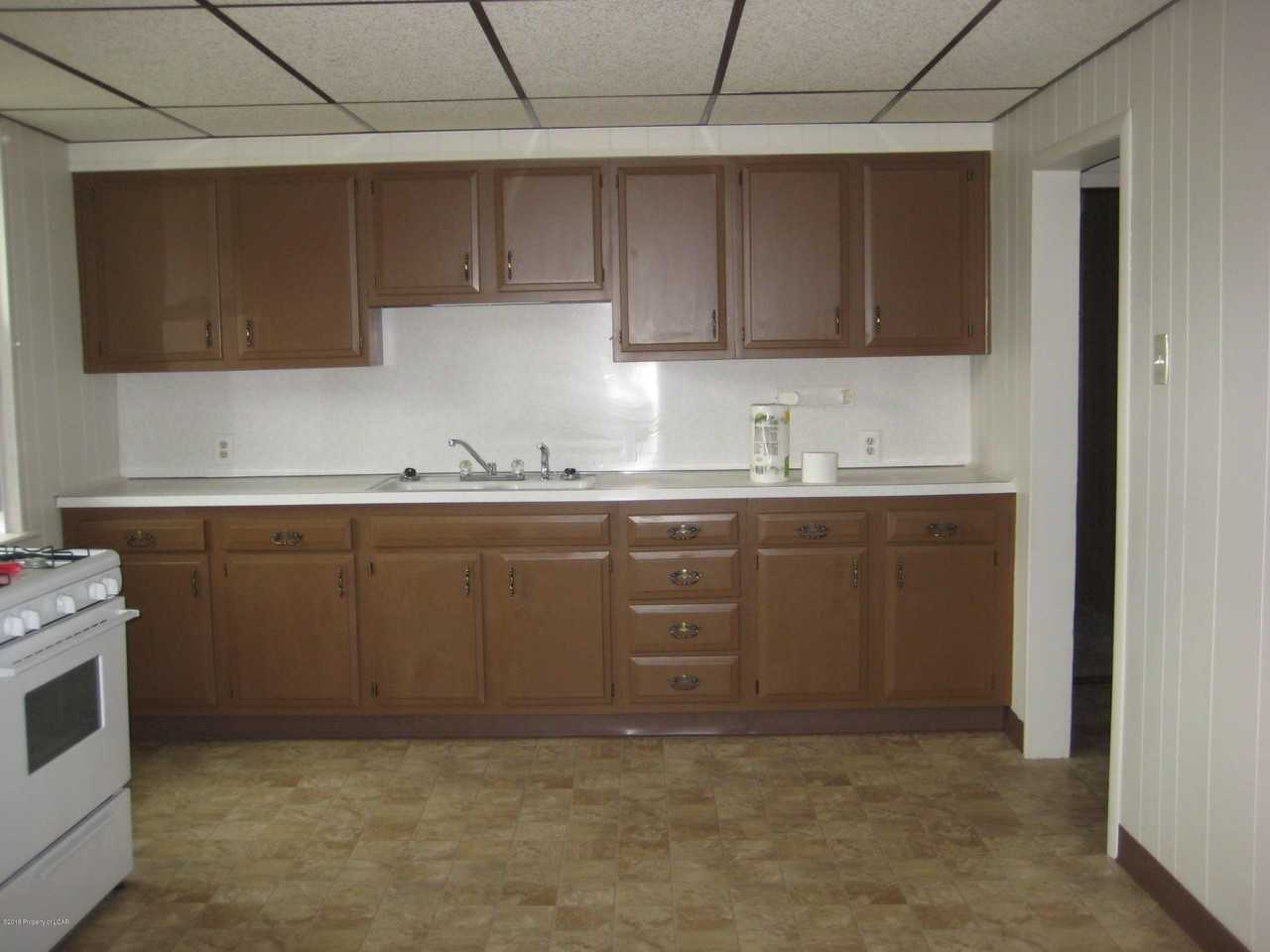 1067 Slocum Rd - Photo 2 of 13