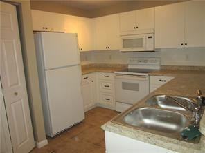 9312 NW 54th St - Photo 2 of 8