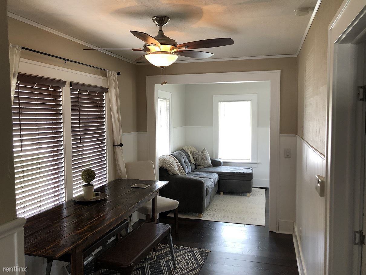 421 E Grand River Ave - Photo 2 of 6