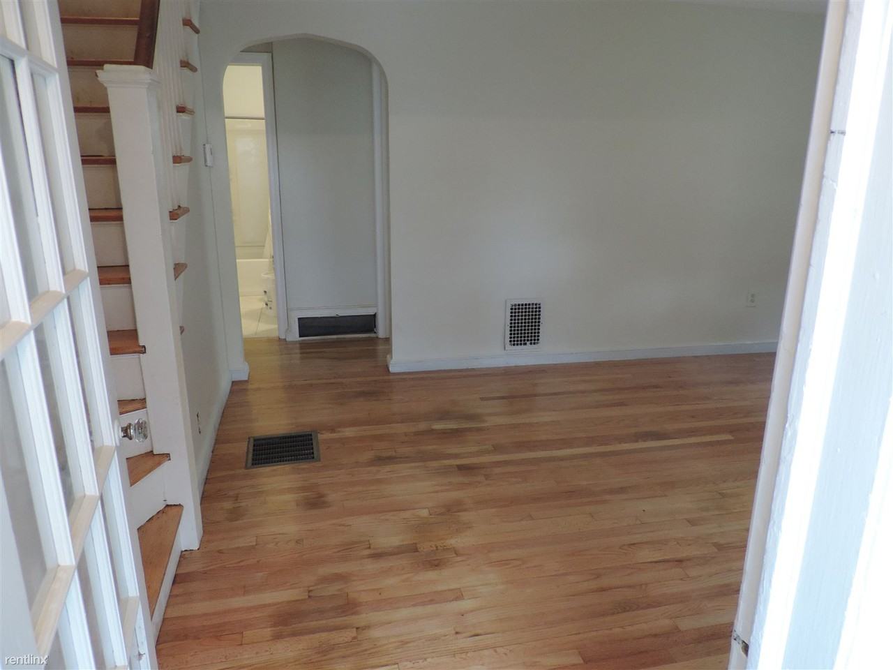 346 Peck Ave - Photo 3 of 15