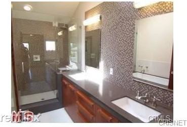 1243 Franklin St - Photo 2 of 8