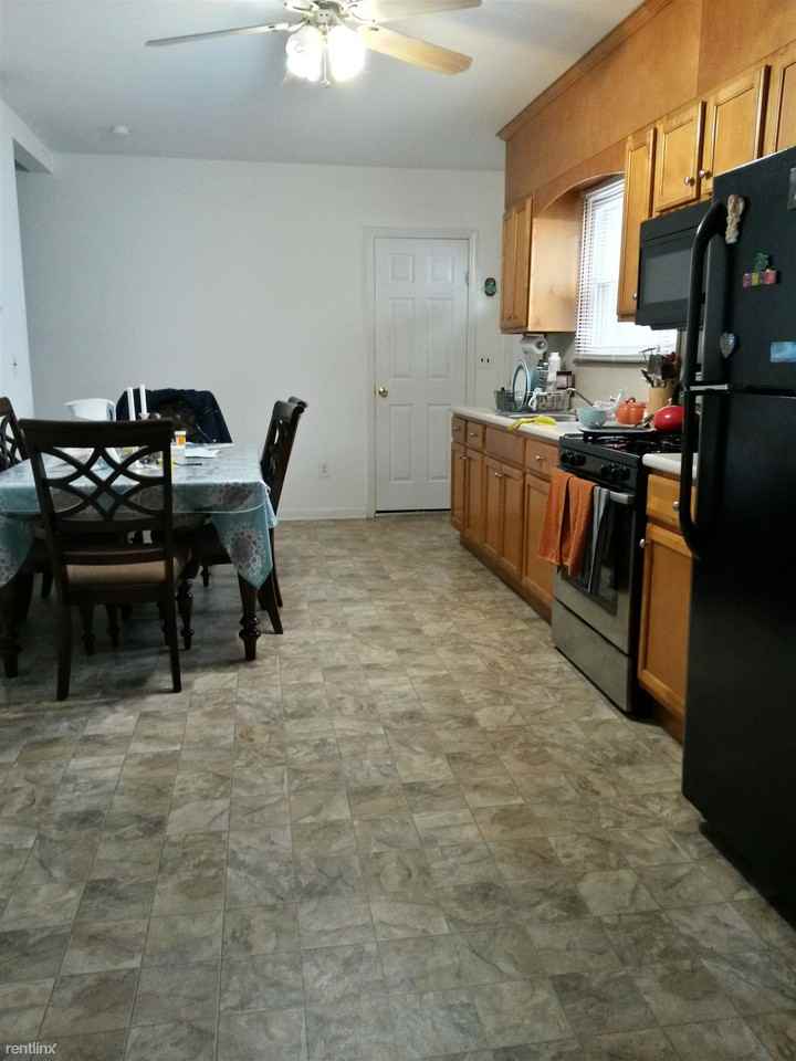 Seaside Ave - Photo 2 of 8