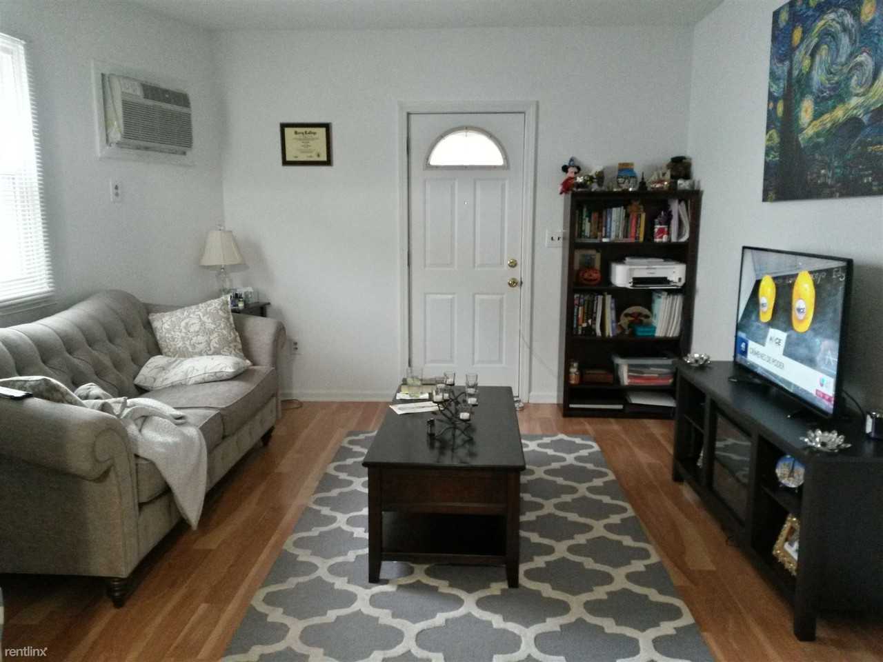 Seaside Ave - Photo 3 of 8