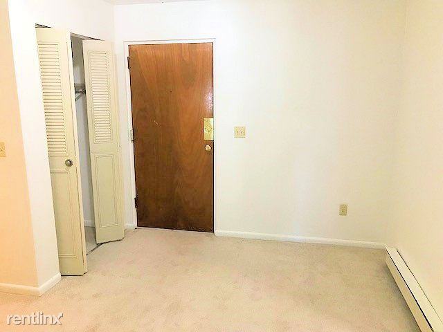 182 Quincy Ave - Photo 2 of 6