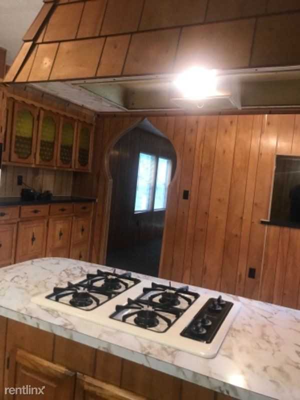 1100 Houston St - Photo 3 of 17