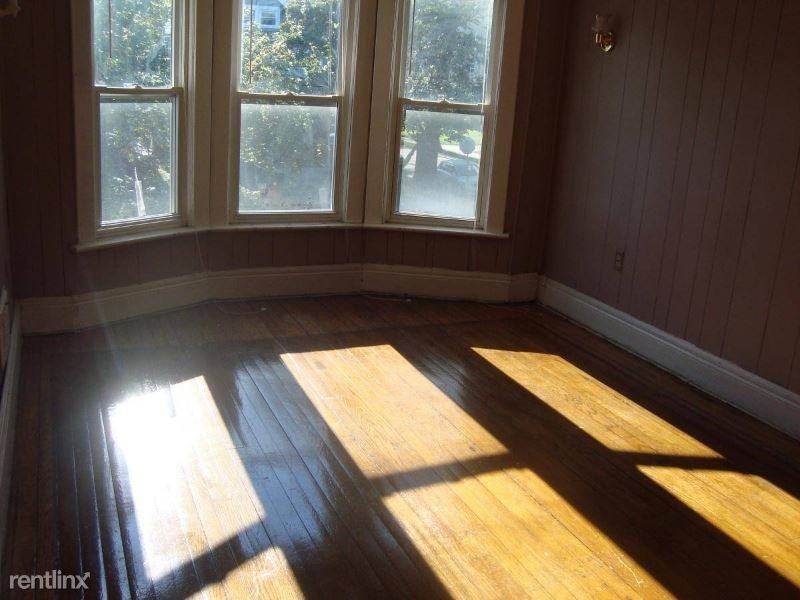 79 Meech St - Photo 3 of 6