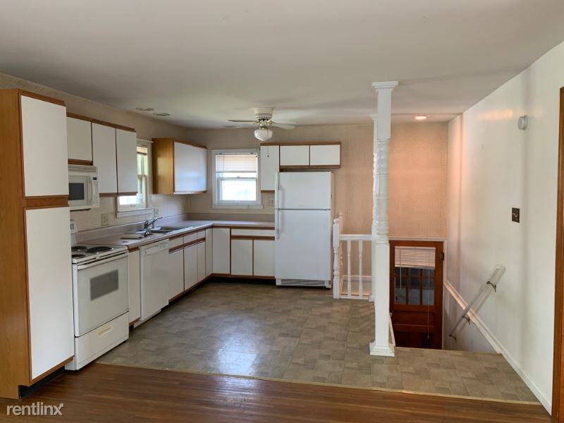 254 N Main St - Photo 3 of 10