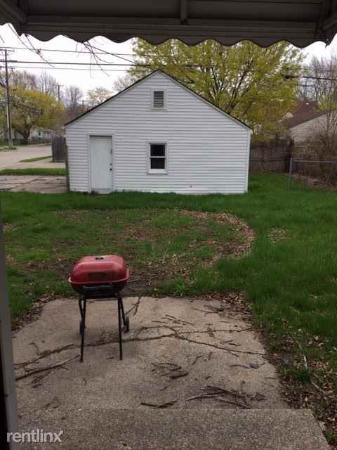 22174 Donald Ave - Photo 3 of 15