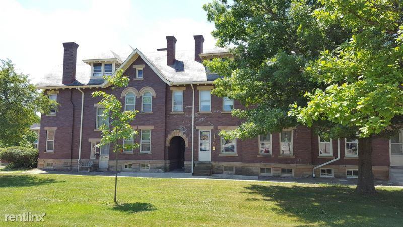 75 W Marion St - Photo 2 of 13