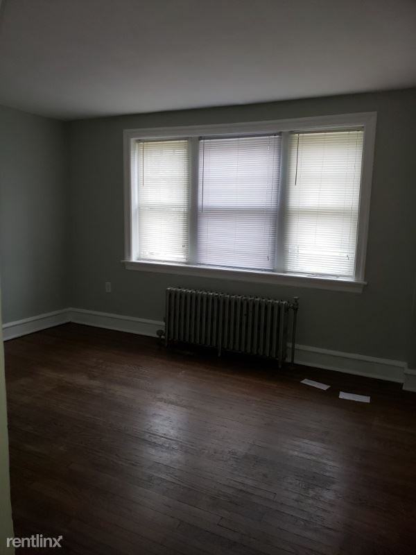 728 W Maple Ave, - Photo 3 of 16