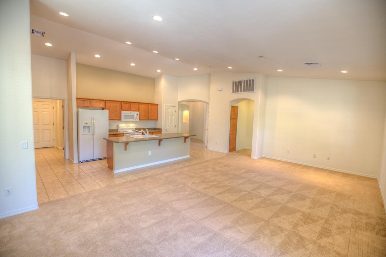 691 W Shadow Wood St - Photo 3 of 29