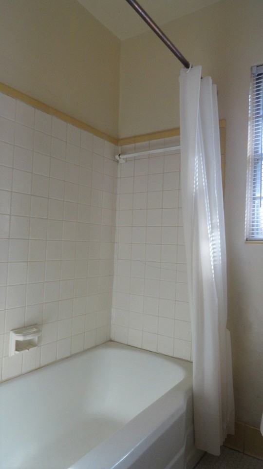 714 NE 11th St - Photo 3 of 10