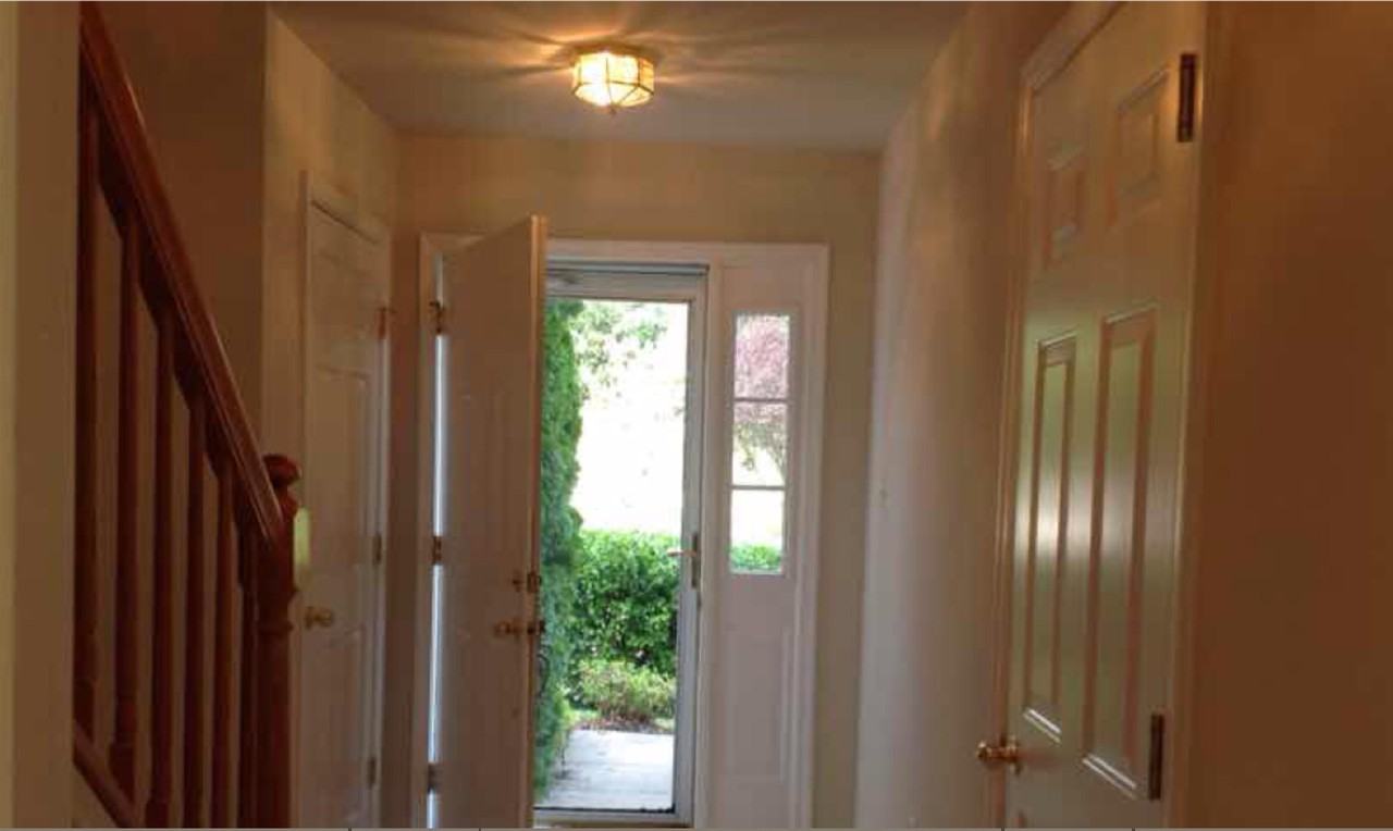 2473 Lakeside Drive - Photo 3 of 10