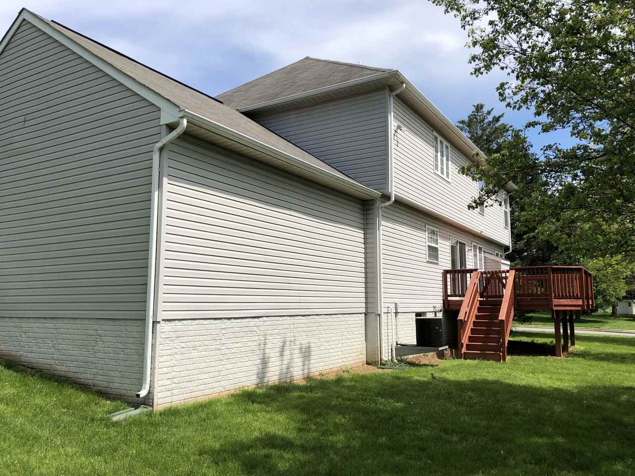 1800 Eagle Rock Ln - Photo 2 of 18