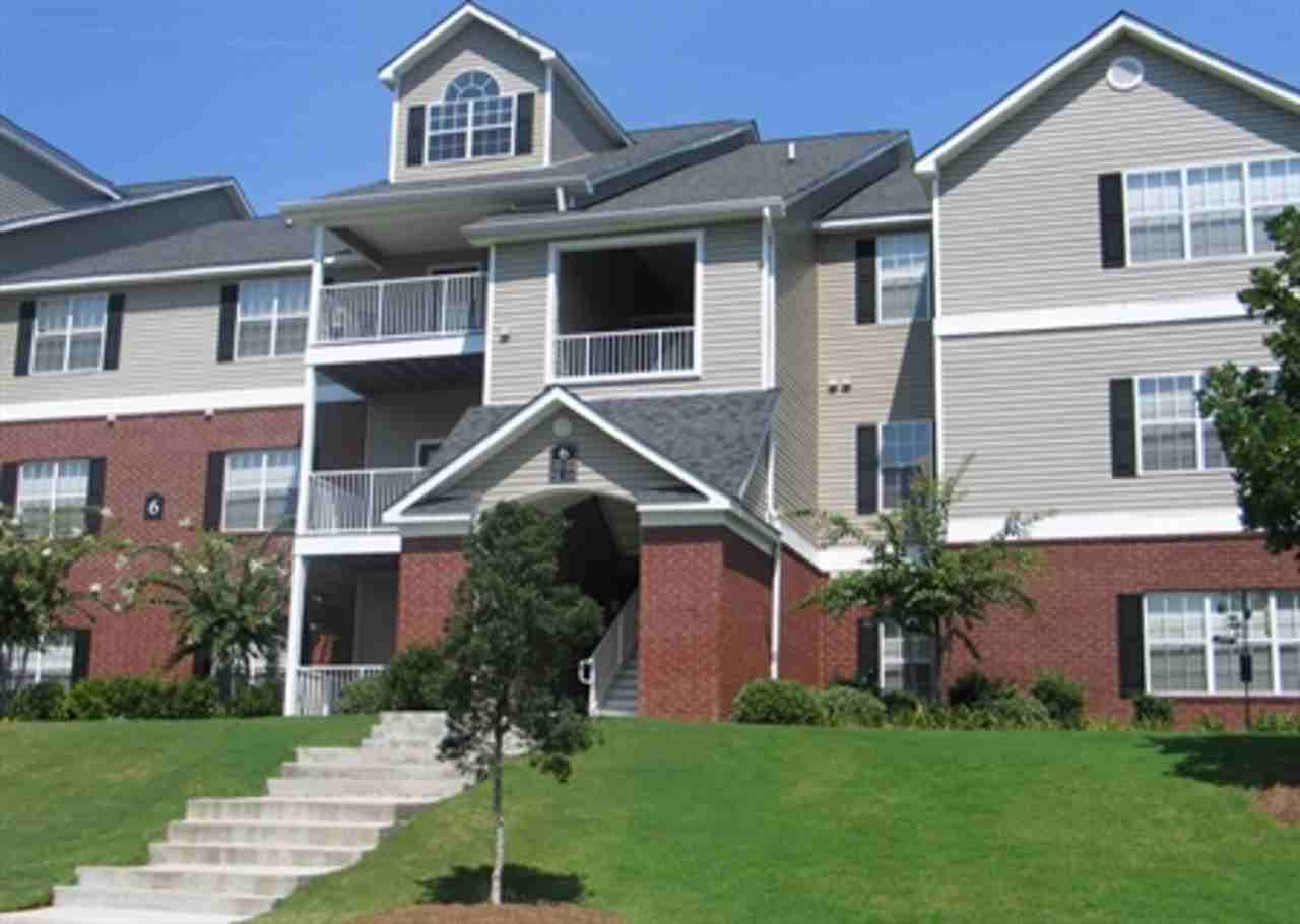 1035 Alexander Dr - Photo 3 of 13