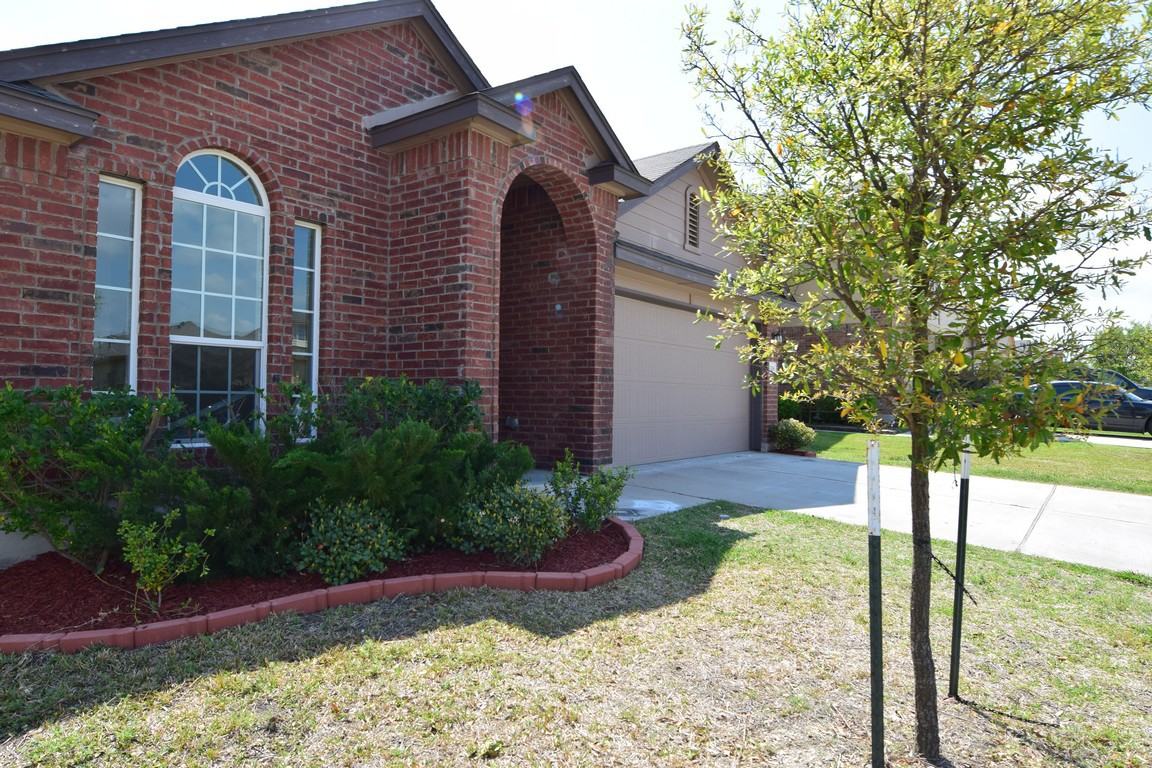 5206 Lions Gate Ln - Photo 2 of 23