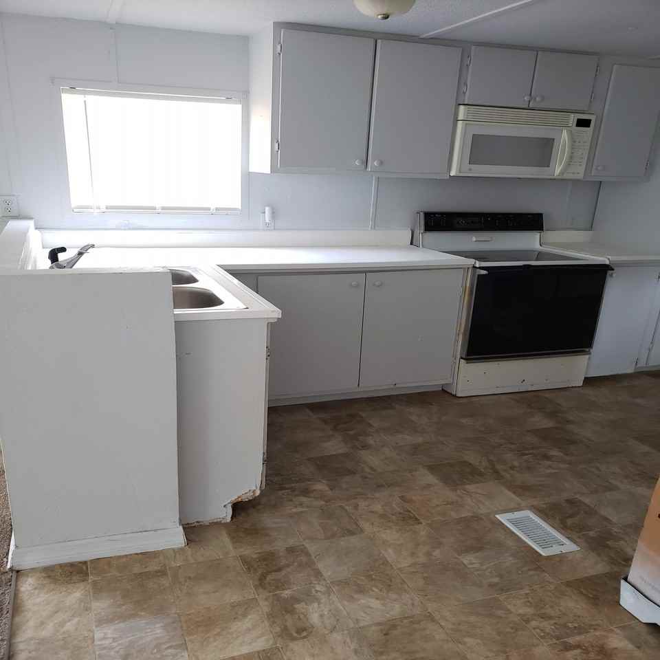 9430 Ottawa St - Photo 3 of 9