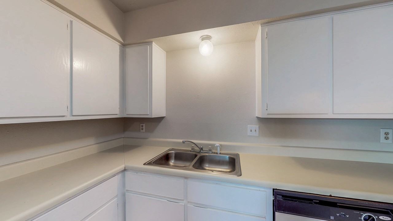 2803 Longmire Dr - Photo 6 of 32