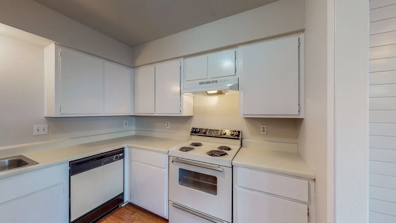 2803 Longmire Dr - Photo 7 of 32