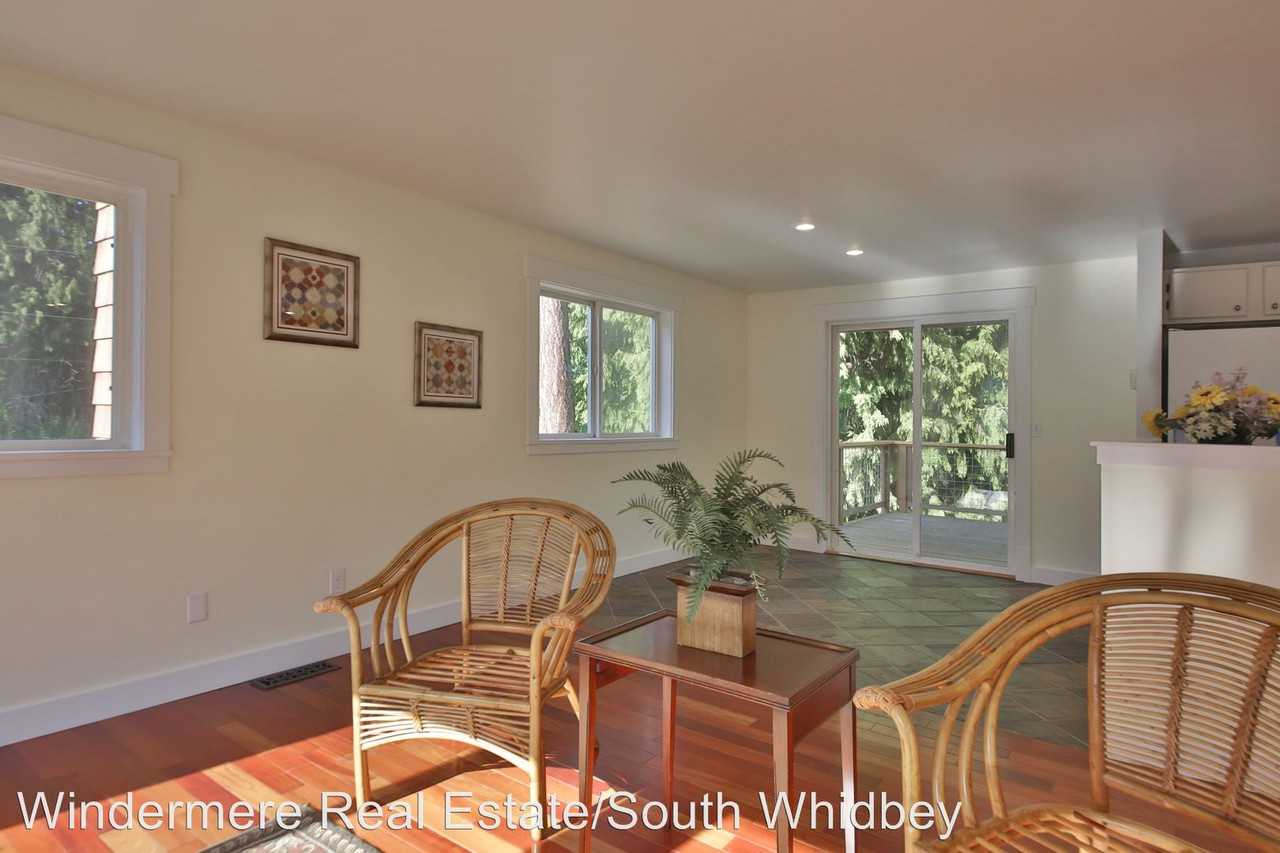 8126 Lopez Dr - Photo 3 of 50