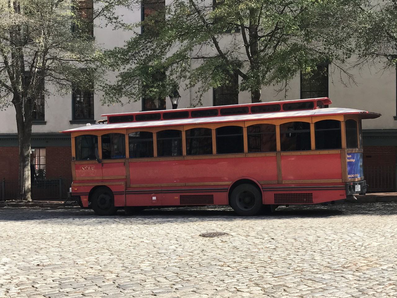 1206 Shockoe Ln - Photo 3 of 7