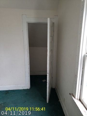 219 W Delaware Ave - Photo 3 of 6