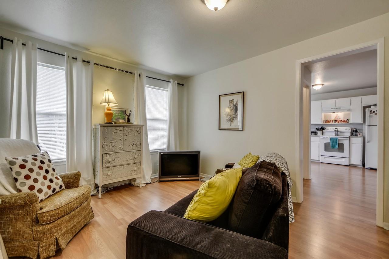 1308 Pine St - Photo 3 of 50